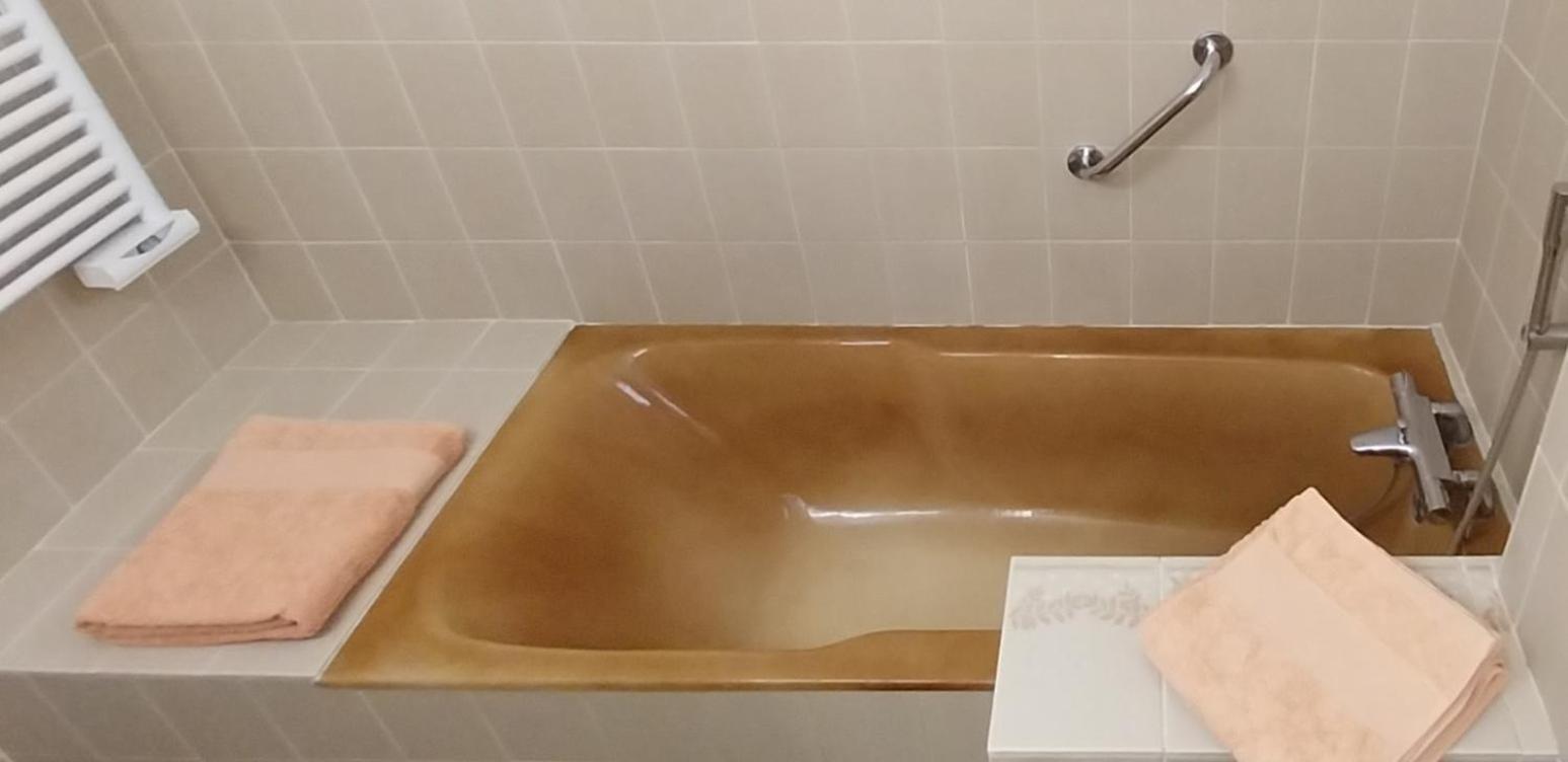 Au Fil De L'eau * Avignone